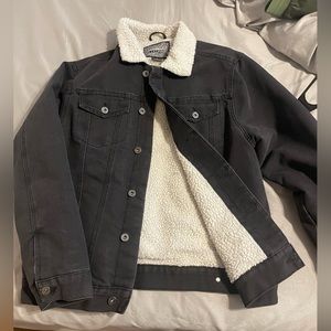 Men’s black jean jacket.  Only worn a few times, great condition.  Very warm